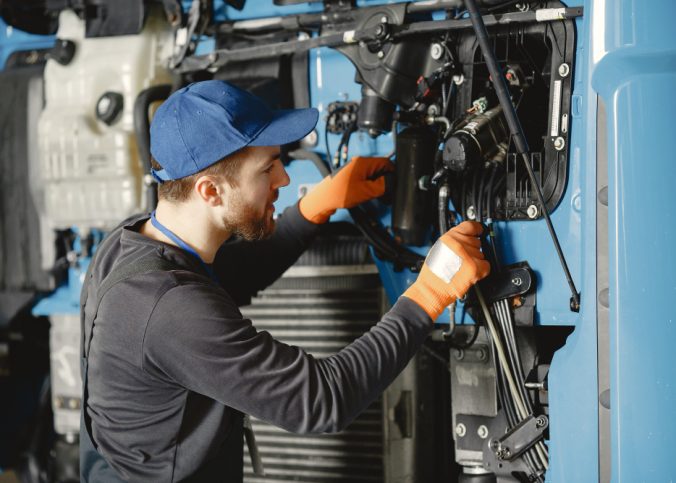 Soluções em manutenção hidráulica industrial para reduzir paradas e maximizar desempenho